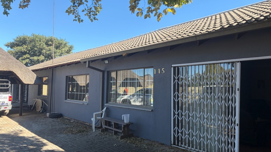 3 Bedroom Property for Sale in La Hoff North West